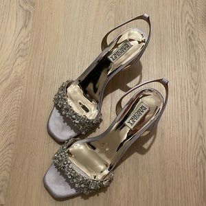 Pastel lilac with jewels Badgley Mischka kitten heels size 9